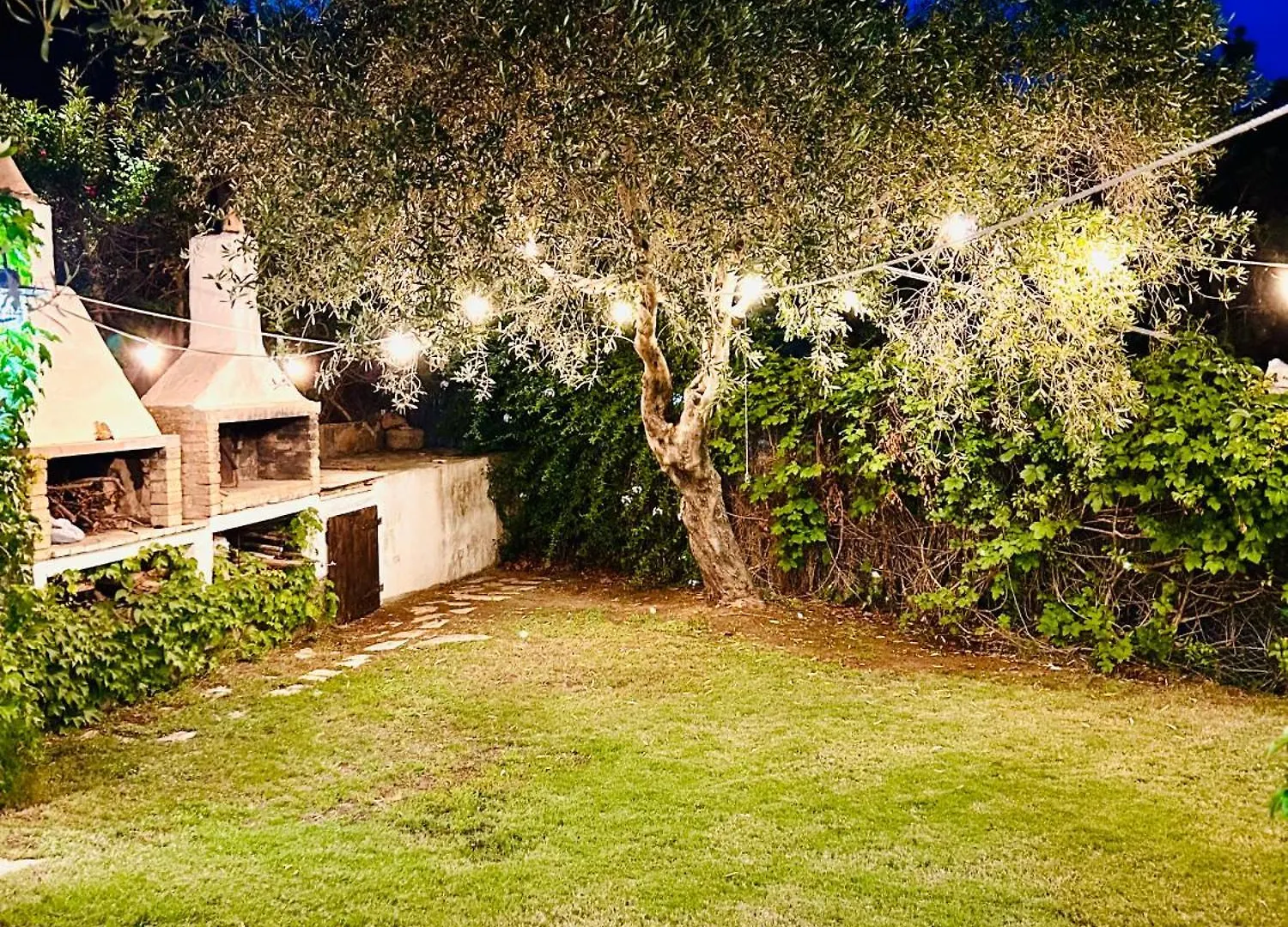 Villa Stella, With Garden, Five Minutes From The Beach トッレ・デッレ・ステッレ