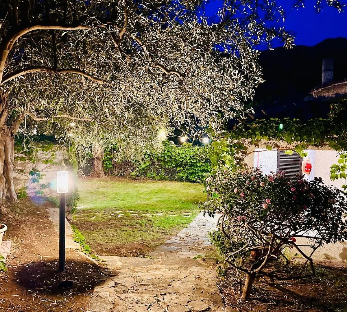 Villa Stella, With Garden, Five Minutes From The Beach トッレ・デッレ・ステッレ 0*,  イタリア